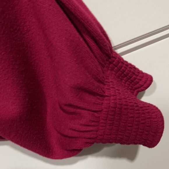 Ava+viv cranberry red long sleeve top w/elastic wrists 2X Like New. Worn once. - Picture 5 of 6